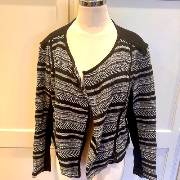 Lou & Grey Jackets & Blazers - Lou & Grey Cropped Jacket